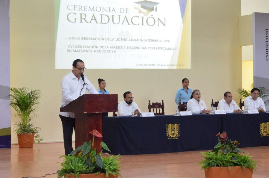 Egresan más de 130 profesionales de Ingeniería Civil y Maestría en Ingeniería en la UNACH