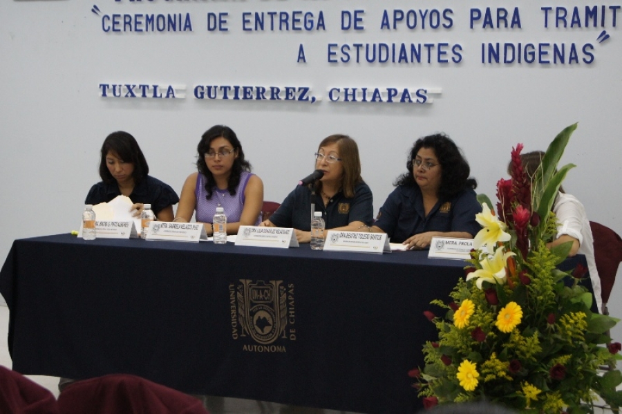 Participan estudiantes de la UNACH en programa de liderazgo para jóvenes Indígenas en la Universidad de las Américas