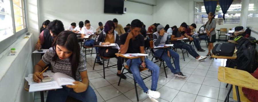Presentan más de 4 mil jóvenes el examen de admisión de la UNACH