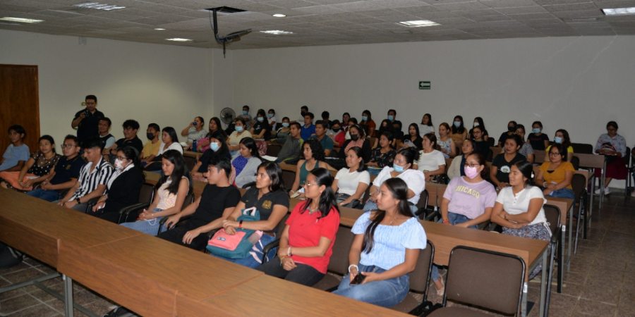 Imparten en la UNACH conferencia sobre educación ambiental