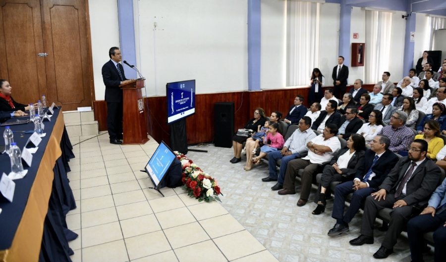 Rinde el director de la Facultad Ciencias Administrativas de la UNACH, Roberto Carlos Mijangos Sánchez su Primer Informe de Actividades