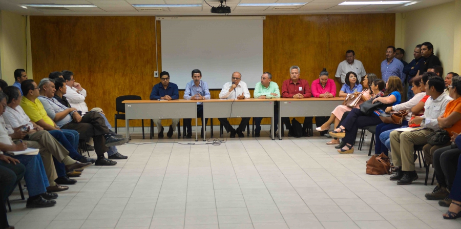 Da Rector de la UNACH, Carlos Eugenio Ruiz Hernández, solución a petición de docentes en torno al PRODEP