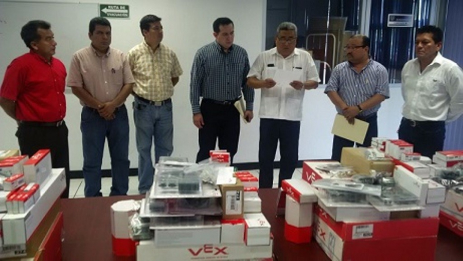 Adquiere Facultad de Contaduría Pública, Campus IV de la UNACH equipo de Robótica