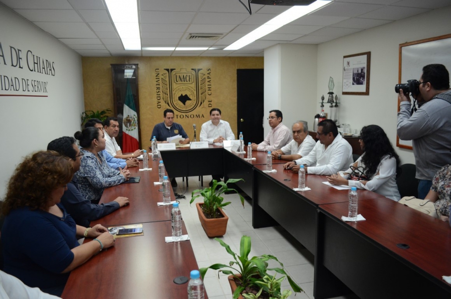 Suscriben UNACH y el Régimen Estatal de Protección Social en Salud acuerdo de colaboración