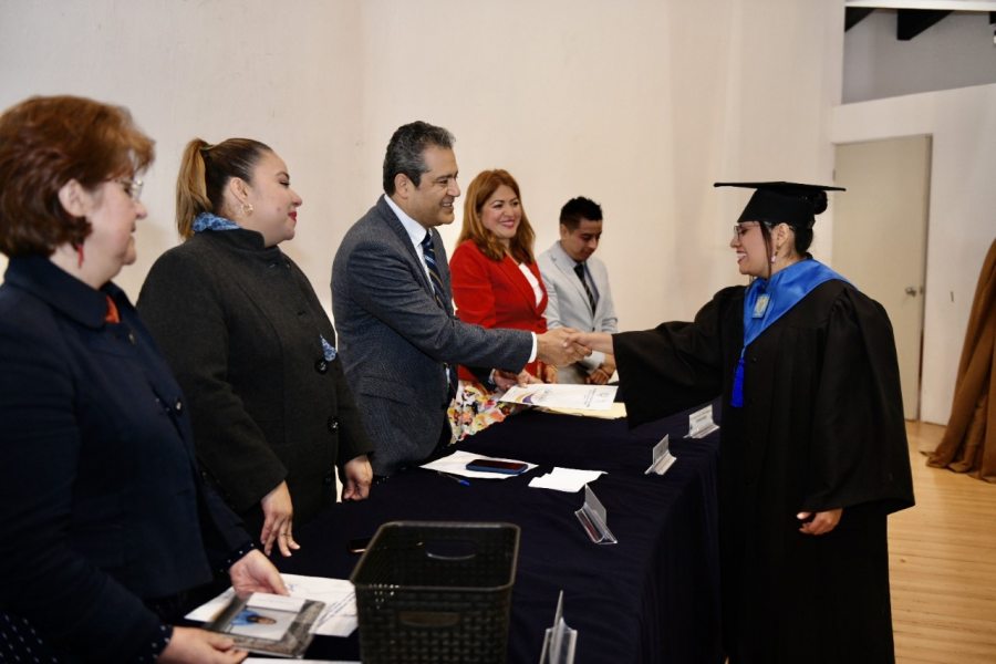 Se gradúan alumnos de la Escuela de Lenguas de la UNACH en San Cristóbal de Las Casas