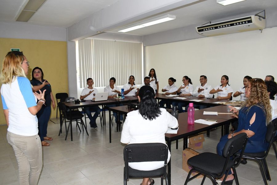 En el Campus IV Capacitan a personal de la UNACH en la atención de los grupos vulnerables