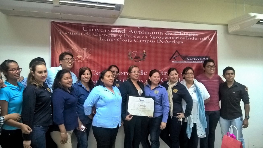 Entregan certificación nacional a la Licenciatura en Ingeniería Agroindustrial que imparte la UNACH