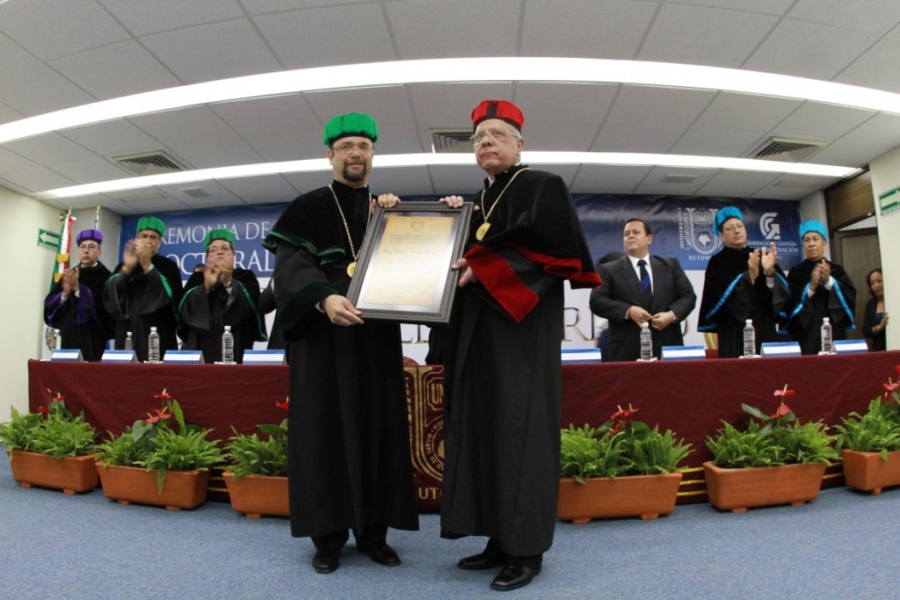 Otorga UNACH grado Doctor Honoris Causa al ex embajador de El Salvador Hugo Carrillo Corleto 