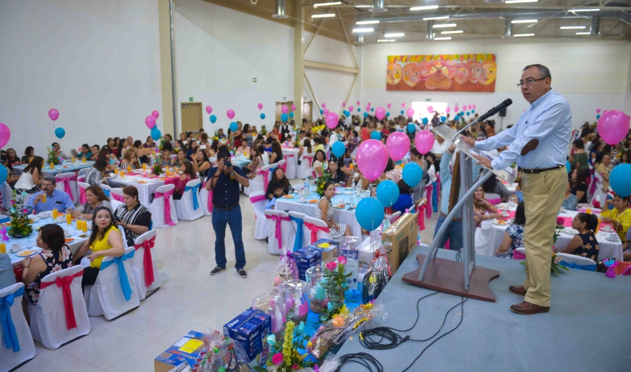 Celebran en la UNACH el Día de las Madres