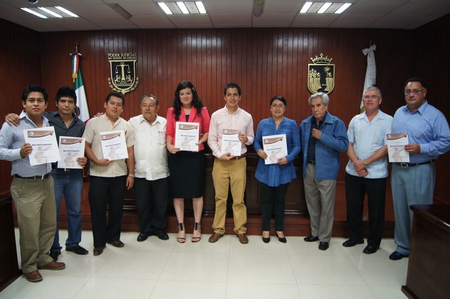 Obtiene UNACH primer lugar en Certamen Nacional  de Juicios Orales en su etapa estatal