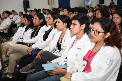 Impulsa Facultad de Medicina Humana de la UNACH la vinculación entre egresados y estudiantes