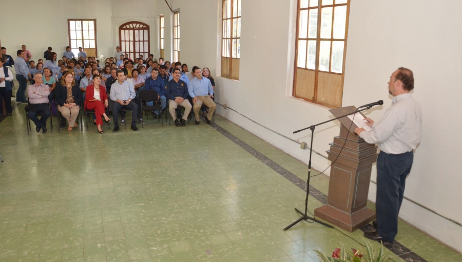 Inaugura rector Jaime Valls Esponda Talleres Culturales de la UNACH