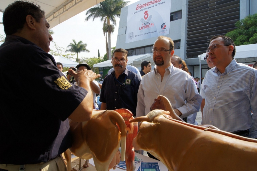 Un éxito la séptima Expo Feria Profesiográfica de la Unach