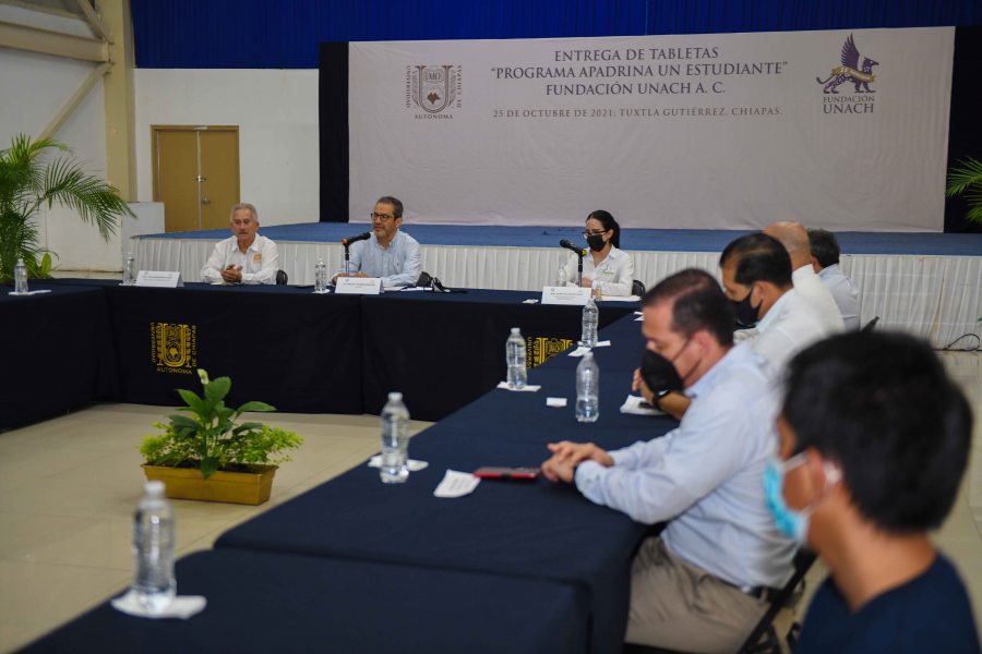 Celebran 25 años de la Fundación UNACH