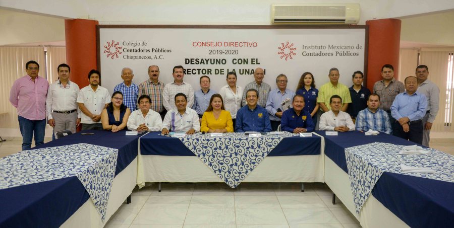 Estrecha UNACH vínculos con egresados