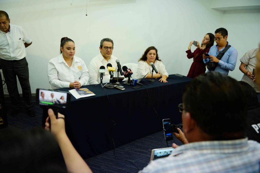 Grupo de docentes agremiados al SPAUNACH impide Sesión del Consejo Universitario de la UNACH