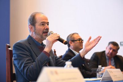 Presenta Juan Villoro su libro “No soy un robot” en la UNACH