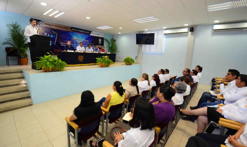 Entregan acreditación nacional licenciatura ofertada por la UNACH